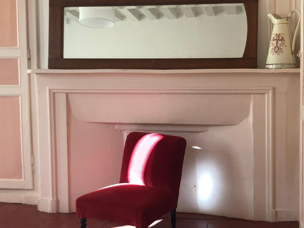 Sur Les Ailes Du Papillon-La Suite Saint-Sauveur-en-Puisaye Esterno foto