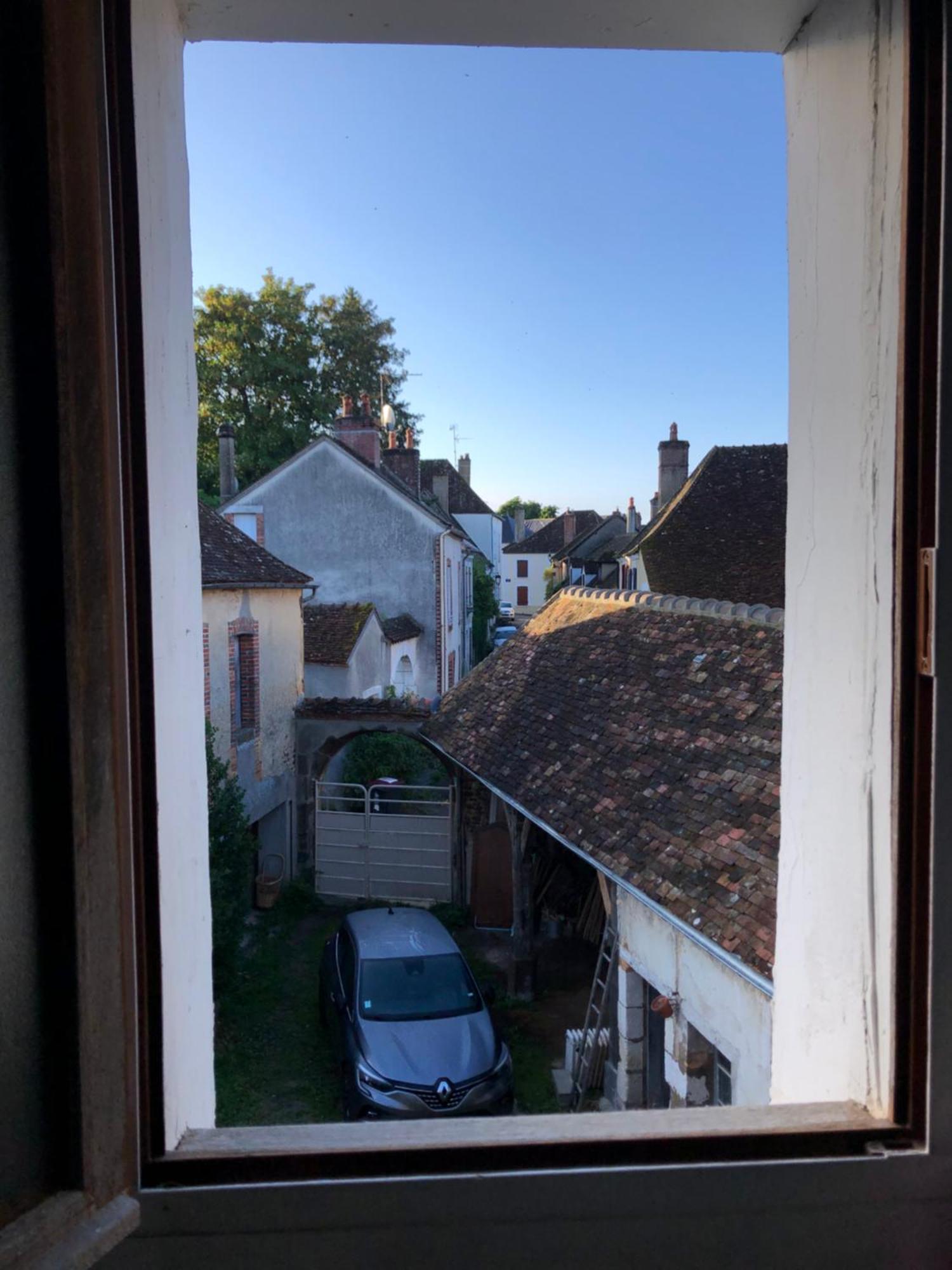 Sur Les Ailes Du Papillon-La Suite Saint-Sauveur-en-Puisaye Esterno foto