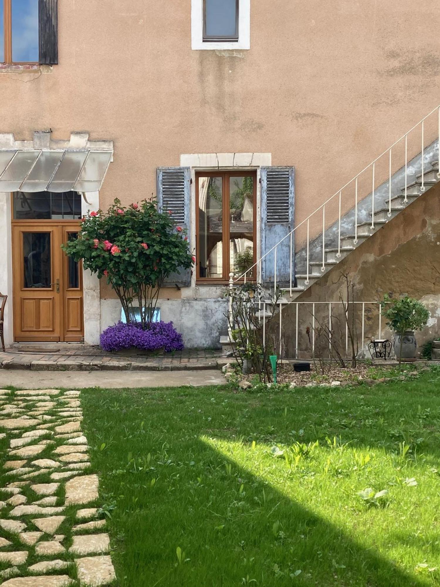 Sur Les Ailes Du Papillon-La Suite Saint-Sauveur-en-Puisaye Esterno foto