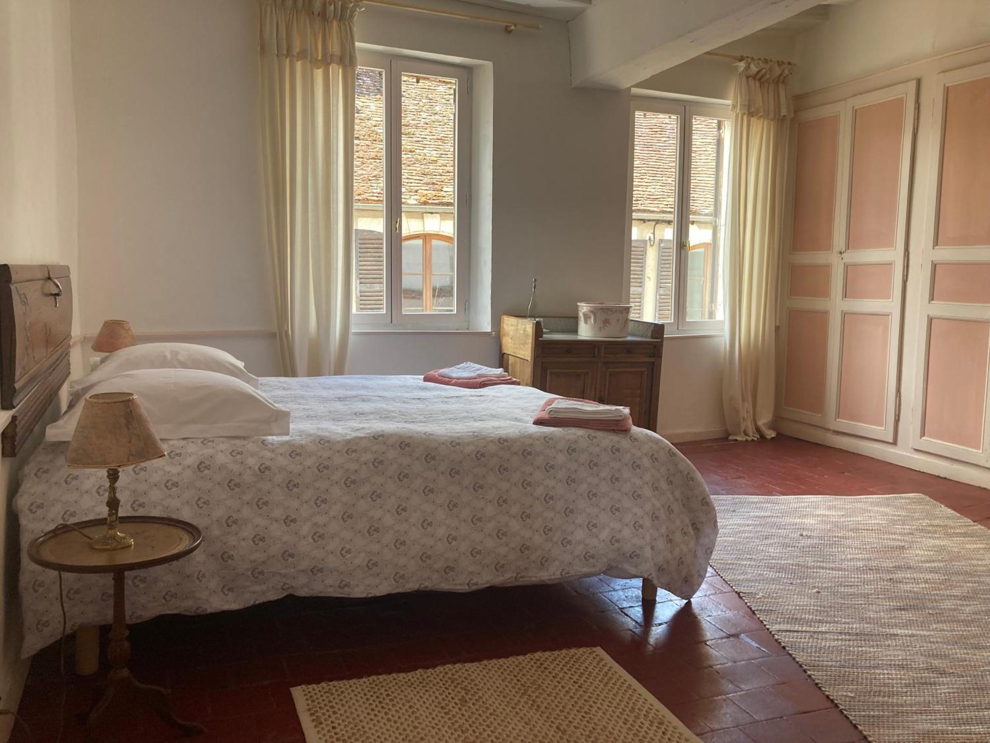 Sur Les Ailes Du Papillon-La Suite Saint-Sauveur-en-Puisaye Esterno foto